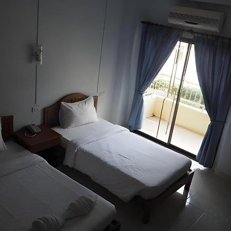 Ritzy House Hotel Chumphon Εξωτερικό φωτογραφία