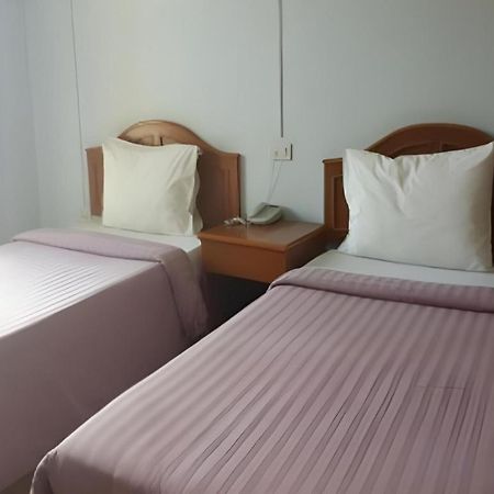 Ritzy House Hotel Chumphon Εξωτερικό φωτογραφία