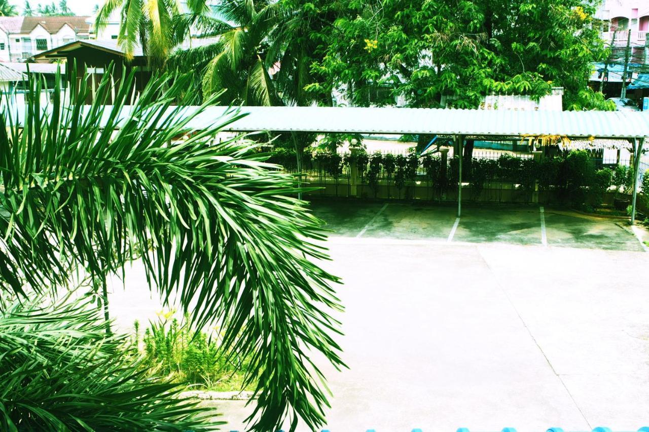 Ritzy House Hotel Chumphon Εξωτερικό φωτογραφία