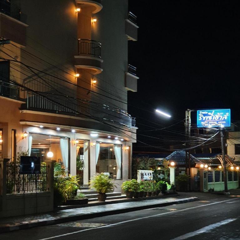 Ritzy House Hotel Chumphon Εξωτερικό φωτογραφία