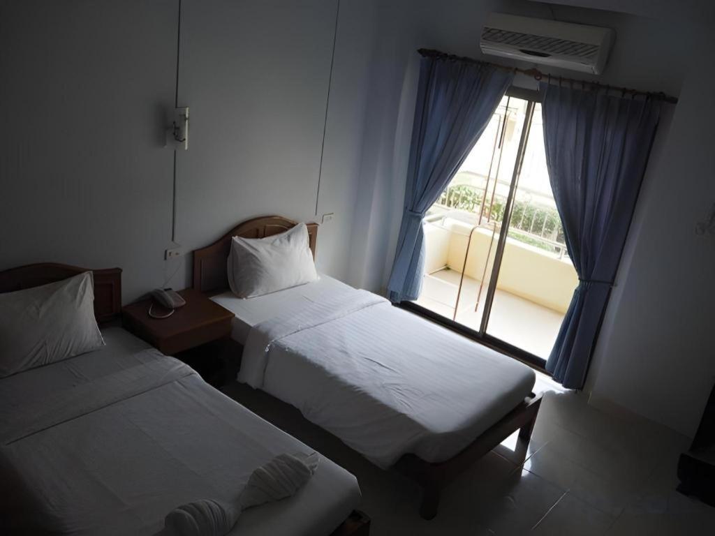 Ritzy House Hotel Chumphon Εξωτερικό φωτογραφία