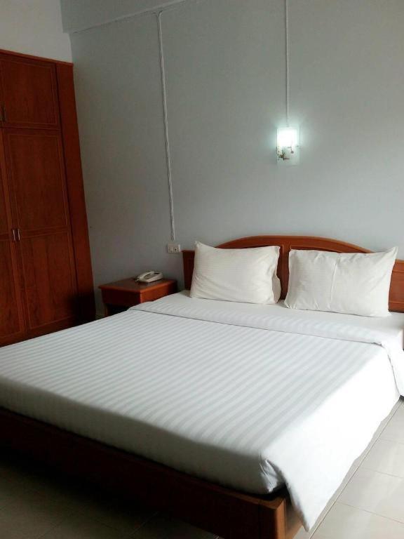 Ritzy House Hotel Chumphon Εξωτερικό φωτογραφία