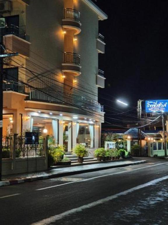 Ritzy House Hotel Chumphon Εξωτερικό φωτογραφία