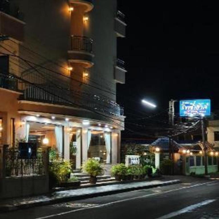 Ritzy House Hotel Chumphon Εξωτερικό φωτογραφία